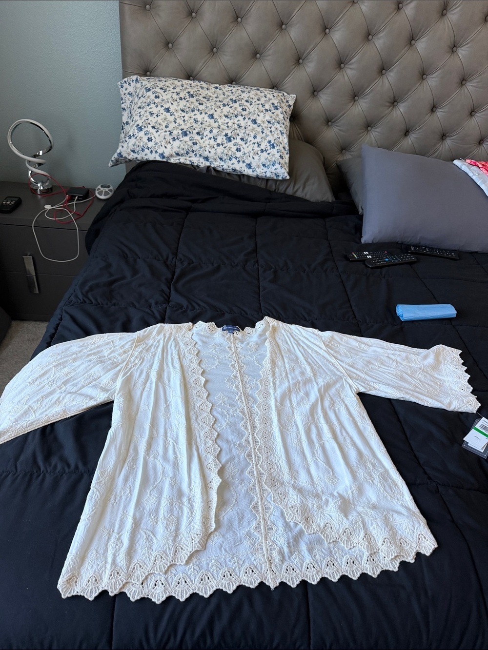 Democracy Cream Lace-Trim Blouse